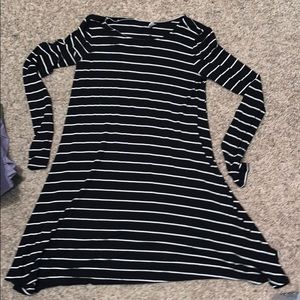 black and white long sleeve dress
